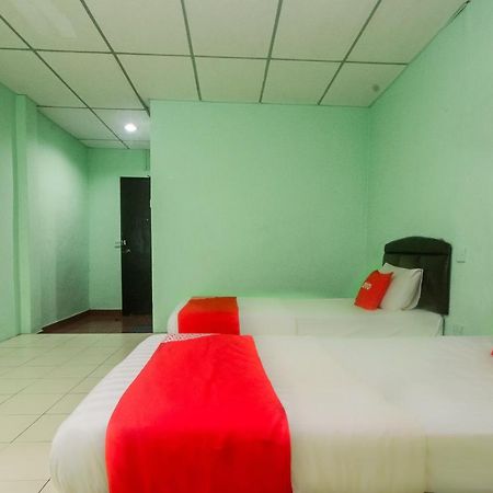 Oyo 90124 Payang Puri Baru Hotel Sarikei المظهر الخارجي الصورة